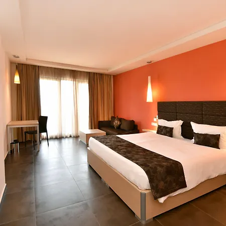 Hotell Sh Dolce 4*