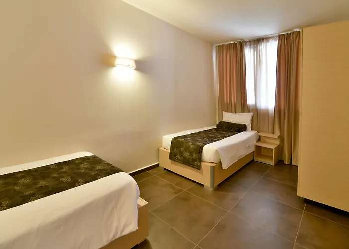 Sh Dolce גולדן סנדס